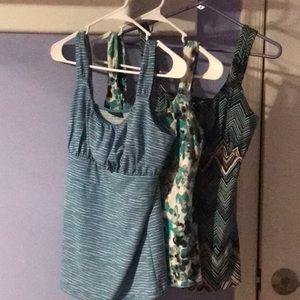 Multiple Ann Taylor Tanks
